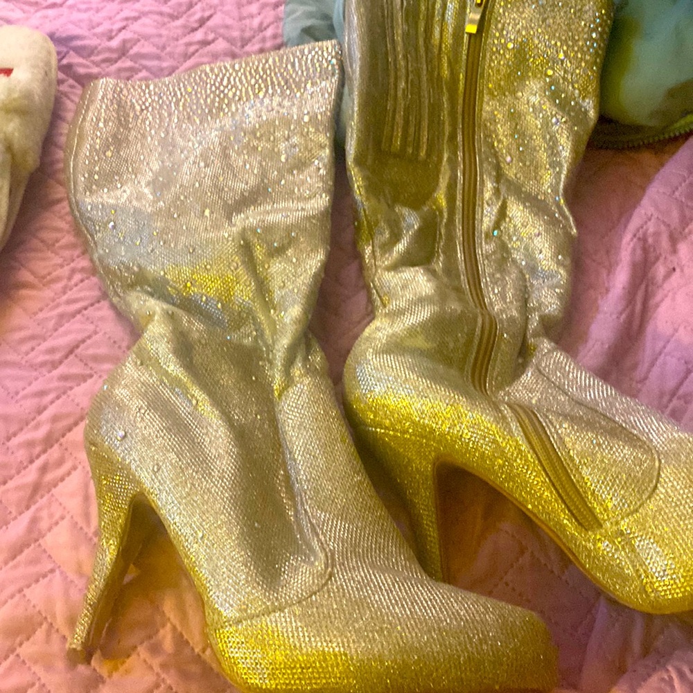 Used White gold boots tiny rhinestones a little scuffle